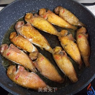 椒盐鹦哥鱼的做法步骤：3