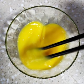 番茄桑芽煮蛋的做法步骤：2