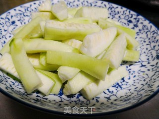 蒜蓉丝瓜的做法步骤：2