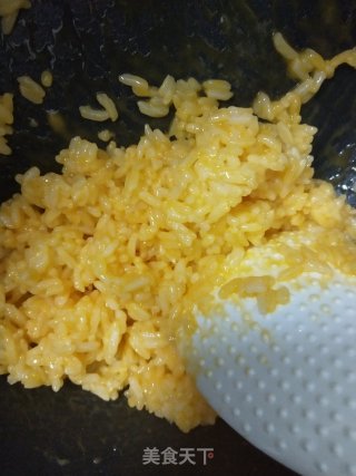 春菜蛋炒饭的做法步骤：1