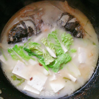 鱼头豆腐煎蛋奶白汤的做法步骤：7