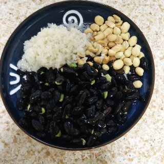 黑豆花生米羹的做法步骤：1