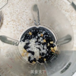 黑豆花生米羹的做法步骤：2
