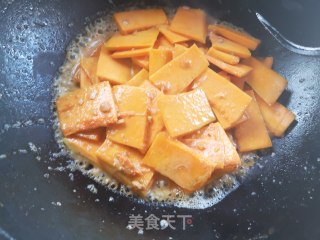 咸蛋黄炒南瓜的做法步骤：3