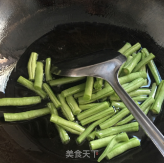 干煸茄子豆角的做法步骤：3