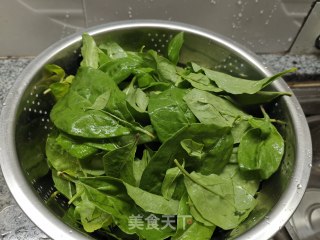 枸杞叶拌粉丝山楂丁的做法步骤：1