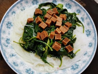 枸杞叶拌粉丝山楂丁的做法步骤：6