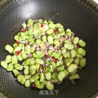 肉末青椒蚕豆的做法步骤：4