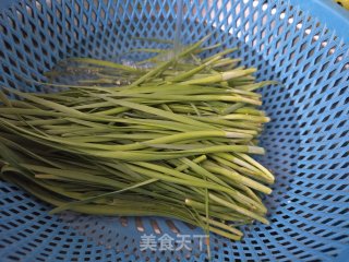 韭菜炒土豆丝的做法步骤：2
