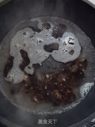 凉拌木耳的做法步骤：2