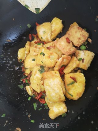 黄金豆腐块的做法步骤：4
