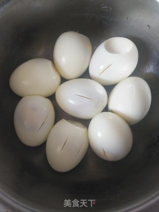 卤鸡翅根鸡蛋的做法步骤：2