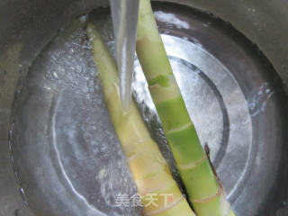 素卷炒黄壳笋的做法步骤：3
