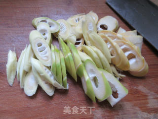 素卷炒黄壳笋的做法步骤：4