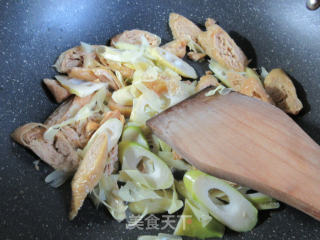 素卷炒黄壳笋的做法步骤：6