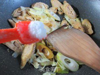 素卷炒黄壳笋的做法步骤：8