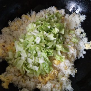 包菜蛋炒饭的做法步骤：4
