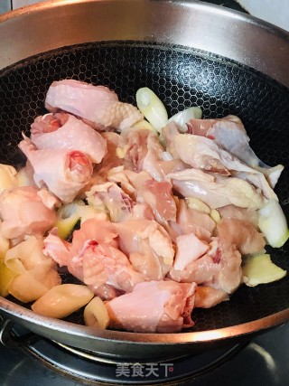 土豆炖鸡块的做法步骤：5