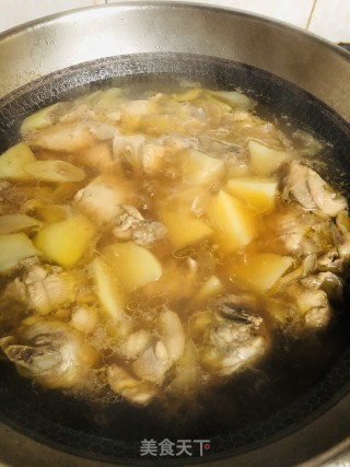 土豆炖鸡块的做法步骤：8