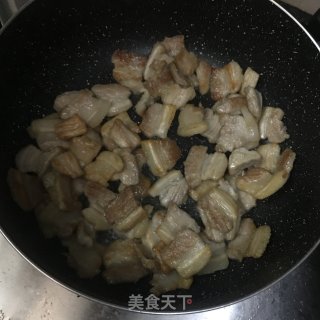 土豆焗五花肉的做法步骤：4