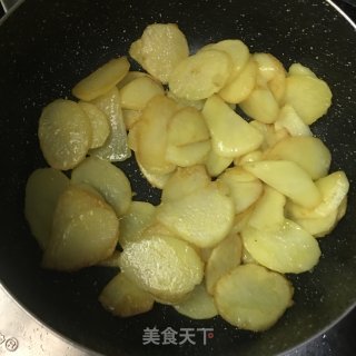 土豆焗五花肉的做法步骤：6