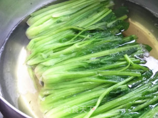 酸辣菠菜茎的做法步骤：1