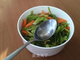 酸辣菠菜茎的做法步骤：6