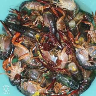 金色蒜蓉小龙虾的做法步骤：2