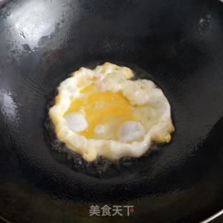 蛋炒饭的做法步骤：4