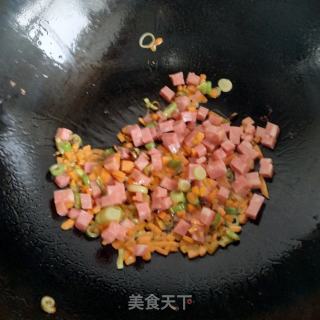 蛋炒饭的做法步骤：7