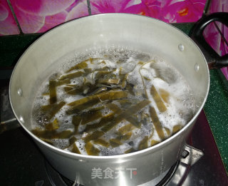 海带筒骨汤的做法步骤：4