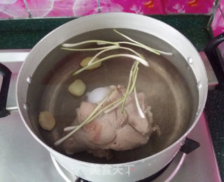 海带筒骨汤的做法步骤：6