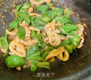 炒鱿鱼的做法步骤：4