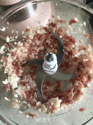 辣椒炒肉的做法步骤：1