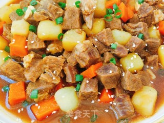 牛肉炖土豆的做法步骤：1