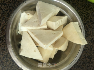 酸辣美食--自制沙茶面的做法步骤：1