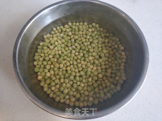 家庭干豌豆怎么做自制豌豆凉粉的做法步骤：1