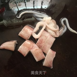 咖喱海鲜锅的做法步骤：2