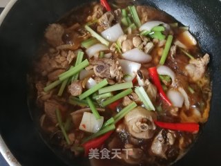 芹菜洋葱炖鸡腿的做法步骤：16