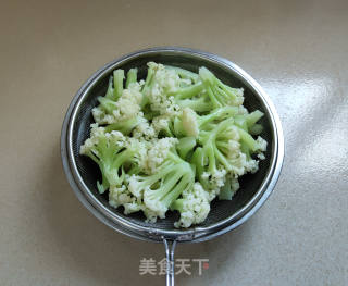 爽口炒菜花的做法步骤：4