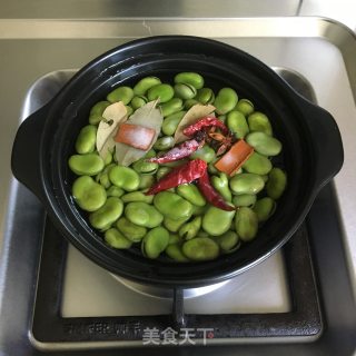五香蚕豆的做法步骤：2