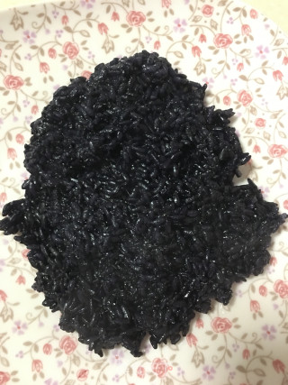 乌饭肉松包油条的做法步骤：1