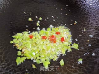 龙利鱼蒸粉丝的做法步骤：10