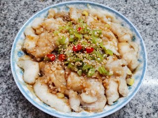 龙利鱼蒸粉丝的做法步骤：11