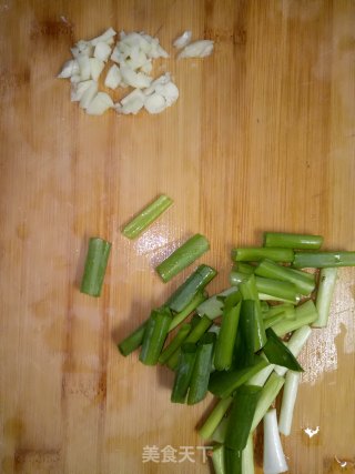 清炒芦笋的做法步骤：3