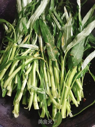 腐乳炒通菜的做法步骤：4