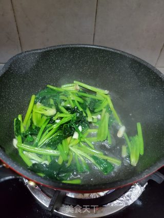 菠菜炒卤牛肉的做法步骤：5