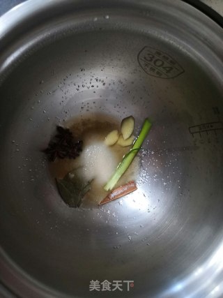 酱香鸡爪的做法步骤：3