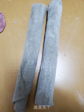 黑芝麻花朵馒头的做法步骤：9