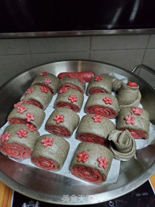 黑芝麻花朵馒头的做法步骤：14